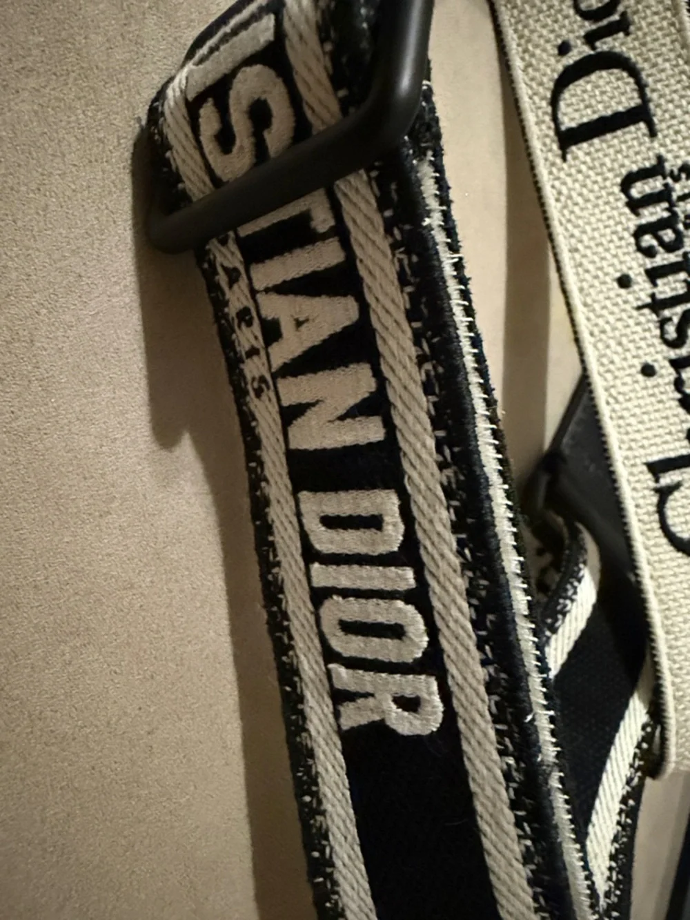 Authentic Dior canvas embroidered shoulder strap with black ultramatte hardware - Picture 6 of 13